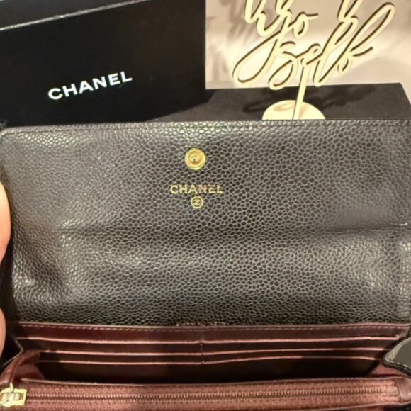 CH001. Chanel, CC Caviar Straight Flap, Long Wallet w/Box & COA - Picture 2 of 5